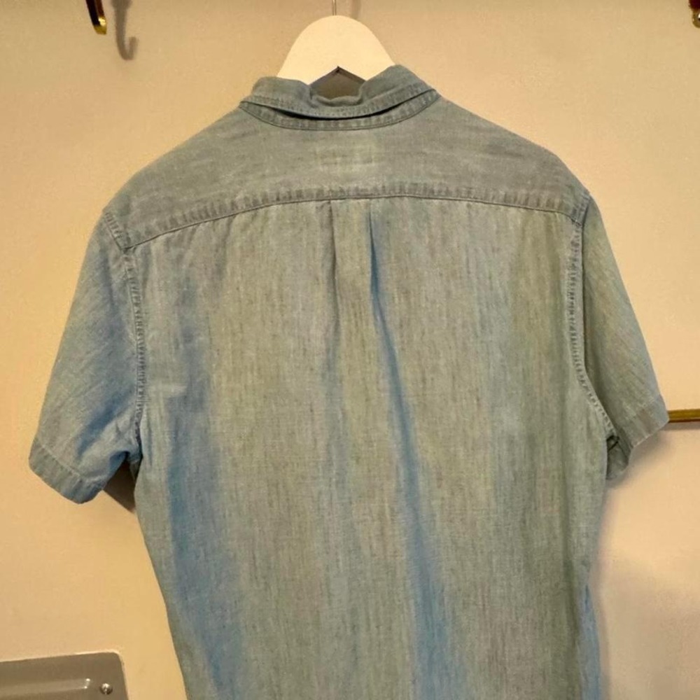 Men's J Crew Short Sleeve Chambray - Picture 4 of 6